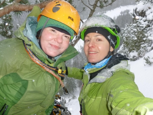 Małgorzata Olszewska i Klaudia Tasz po zrobieniu lodospadu 'AdinUśmiev' fot. Klaudia Tasz