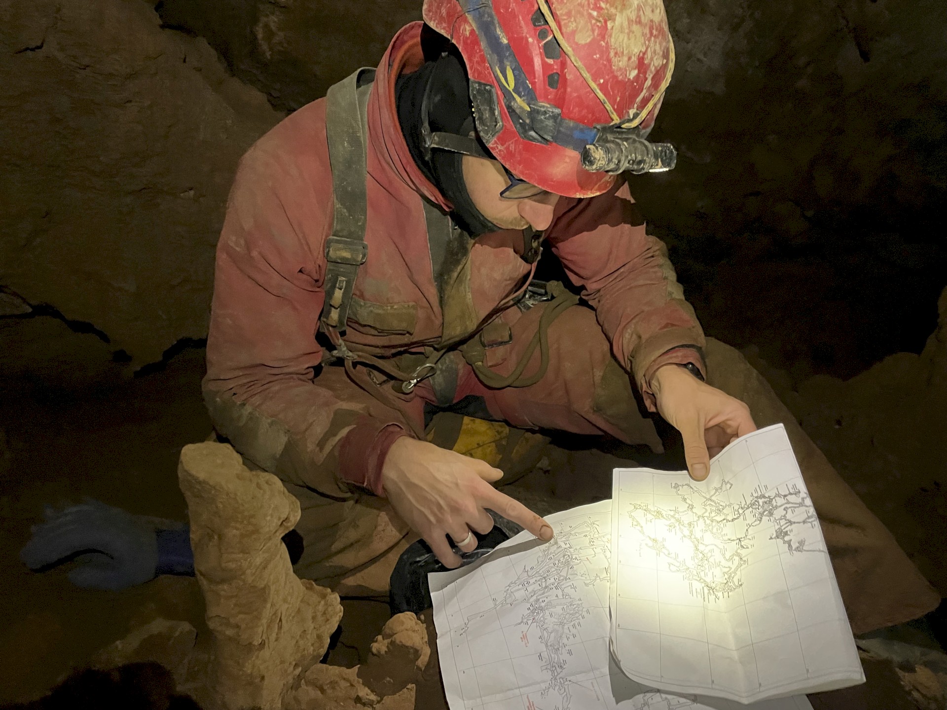 Eksploracja w jaskini CL-3 - fot. Henryk Nowacki