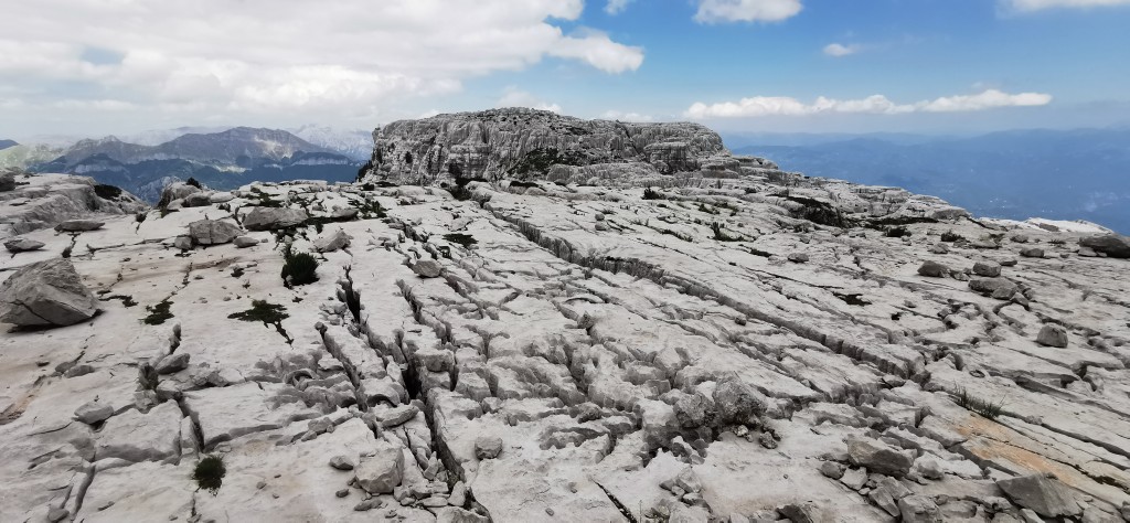 lapiaz na Tresteni Vrch fot. Jacek Malinowski