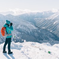 Hiker,Woman,Standing,And,Making,Photos,Using,Digital,Mirrorless,Camera,