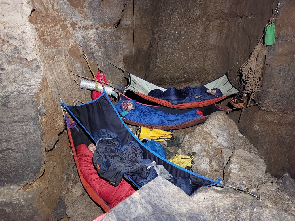 Camp in Zoran Jama fot. M. Górczyńska