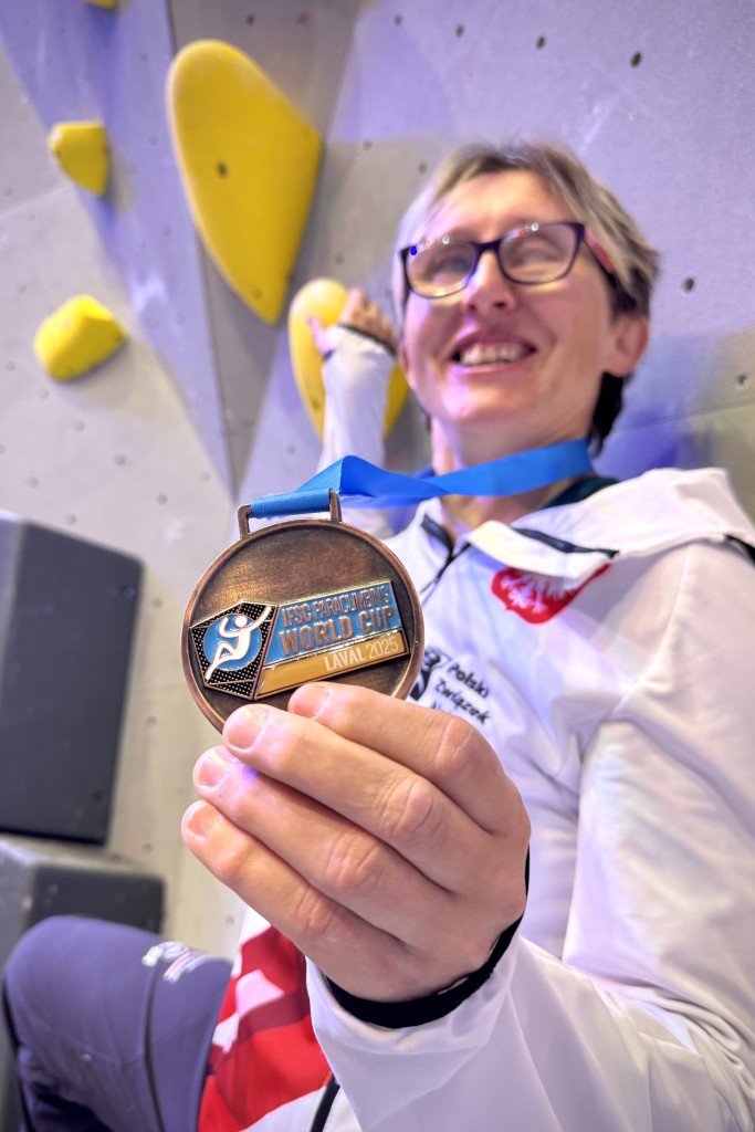 Agnieszka  Kwołek z medalem