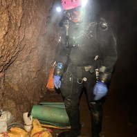 Rafał przed nurkowaniem w Zoran Jamie fot. K. Pawlik