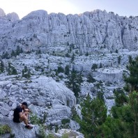 Tomek na tle Tresteni Vrch fot. K. Pawlik (1)