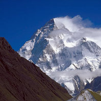 Szturm na K2 rozwija się!