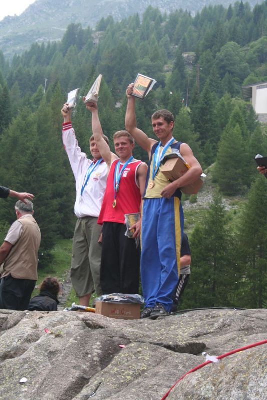 PŚ 2008, Val di Daone (I) - podium panów: Łukasz Świrk, Evgeny Vaytsekhovsky (RUS ) i Maksym Styenkovy (UKR).