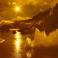 Sunset over the Khumbu Glacier. Polish winter expedition to Mt. Everest, 1979/80. Leader: A. Zawada.
Zachod slonca nad lodowcem Khumbu.
Pierwsza zimowa, zdobywcza wyprawa na Mt. Everest, 1979/80. Kier. A. Zawada.