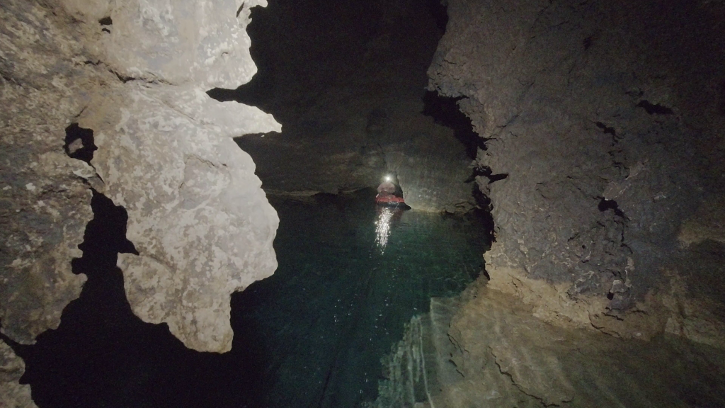 Rio do A - jedna z wielu przepraw pontonem