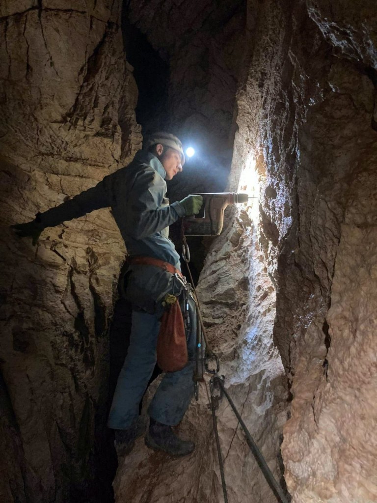 Równowaga to podstawa, jaskinia SPPB, fot. B. Blicharz