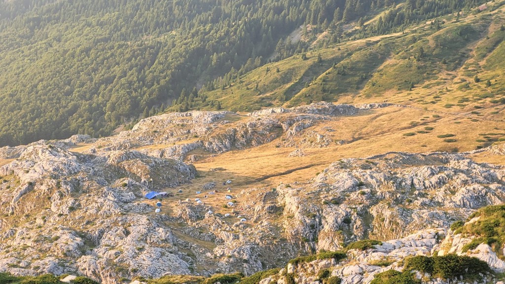 Baza widziana z góry, fot. Adam Łada (Prokletije 2025)